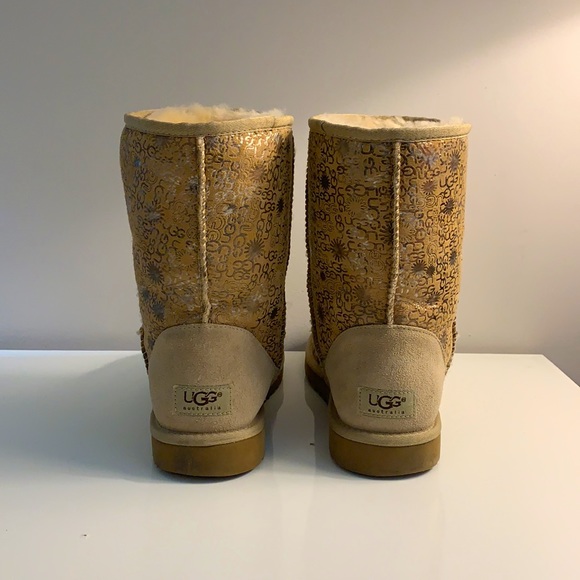 UGG Size 9 (US) Metallic Finish Logo Boots - Picture 6 of 11